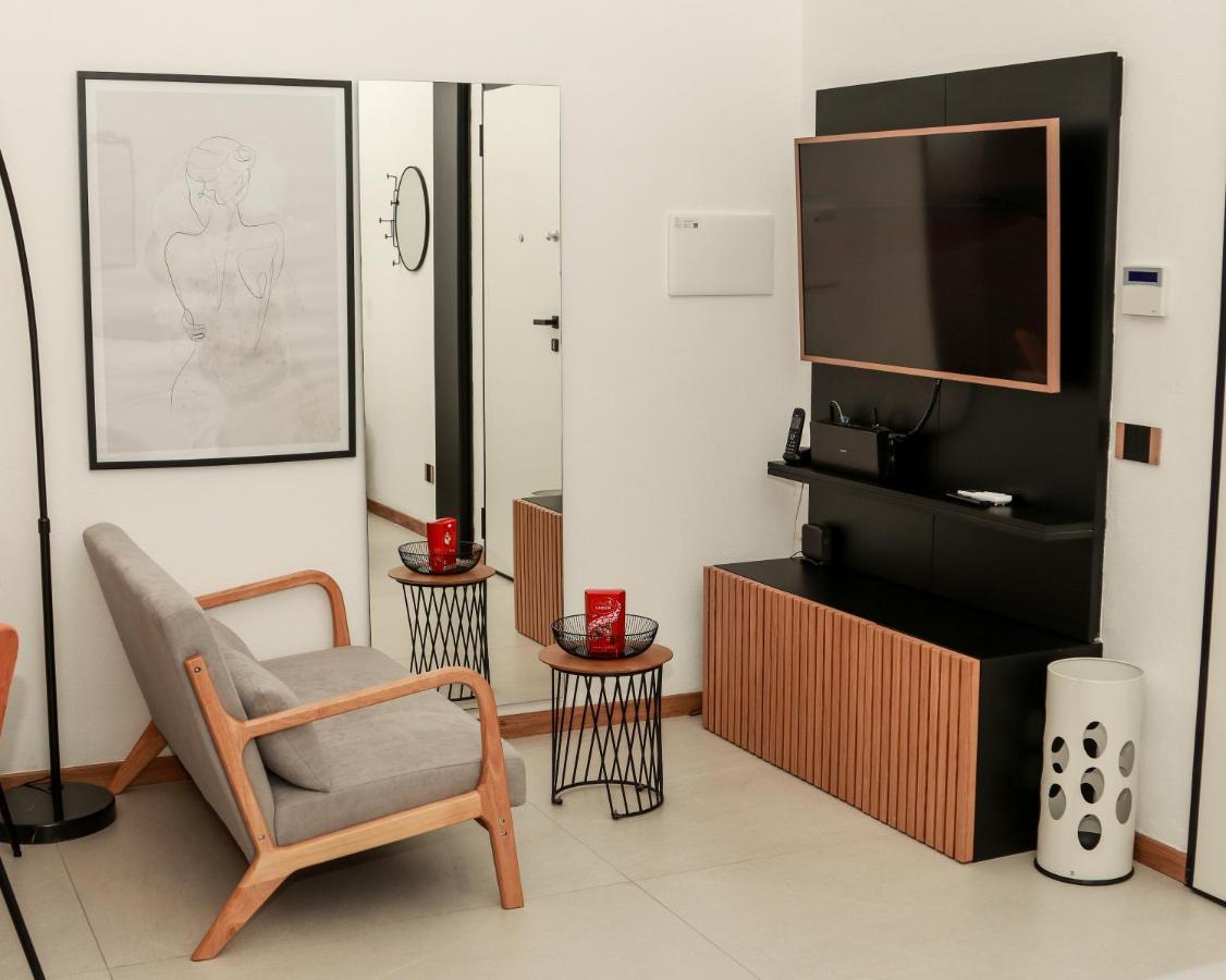 Dislocati Bnb - Jacuzzi Privata - Cucina - Tv60" - Minimal Luxury ماريليانو المظهر الخارجي الصورة