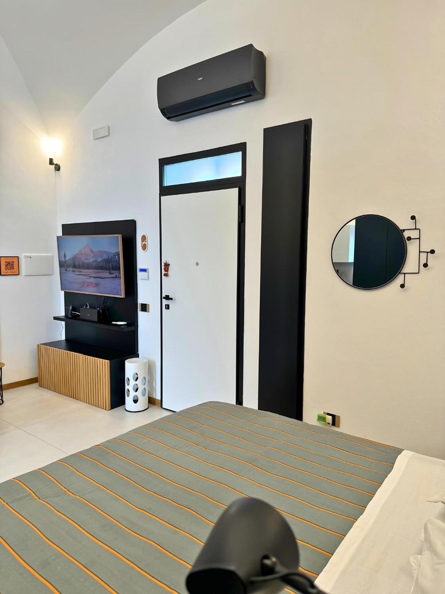Dislocati Bnb - Jacuzzi Privata - Cucina - Tv60" - Minimal Luxury ماريليانو المظهر الخارجي الصورة