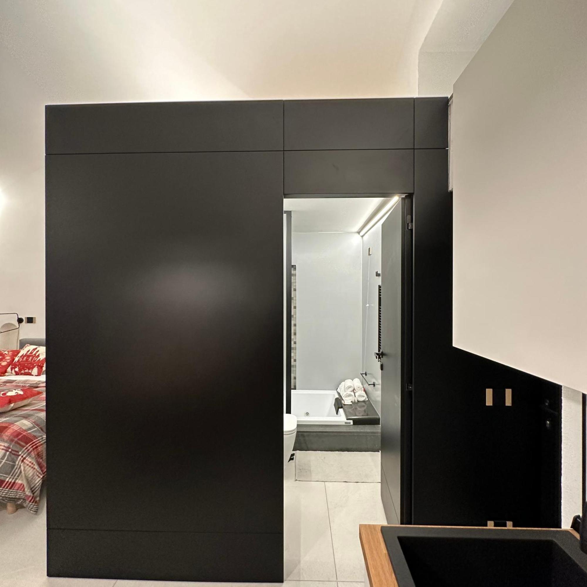 Dislocati Bnb - Jacuzzi Privata - Cucina - Tv60" - Minimal Luxury ماريليانو المظهر الخارجي الصورة