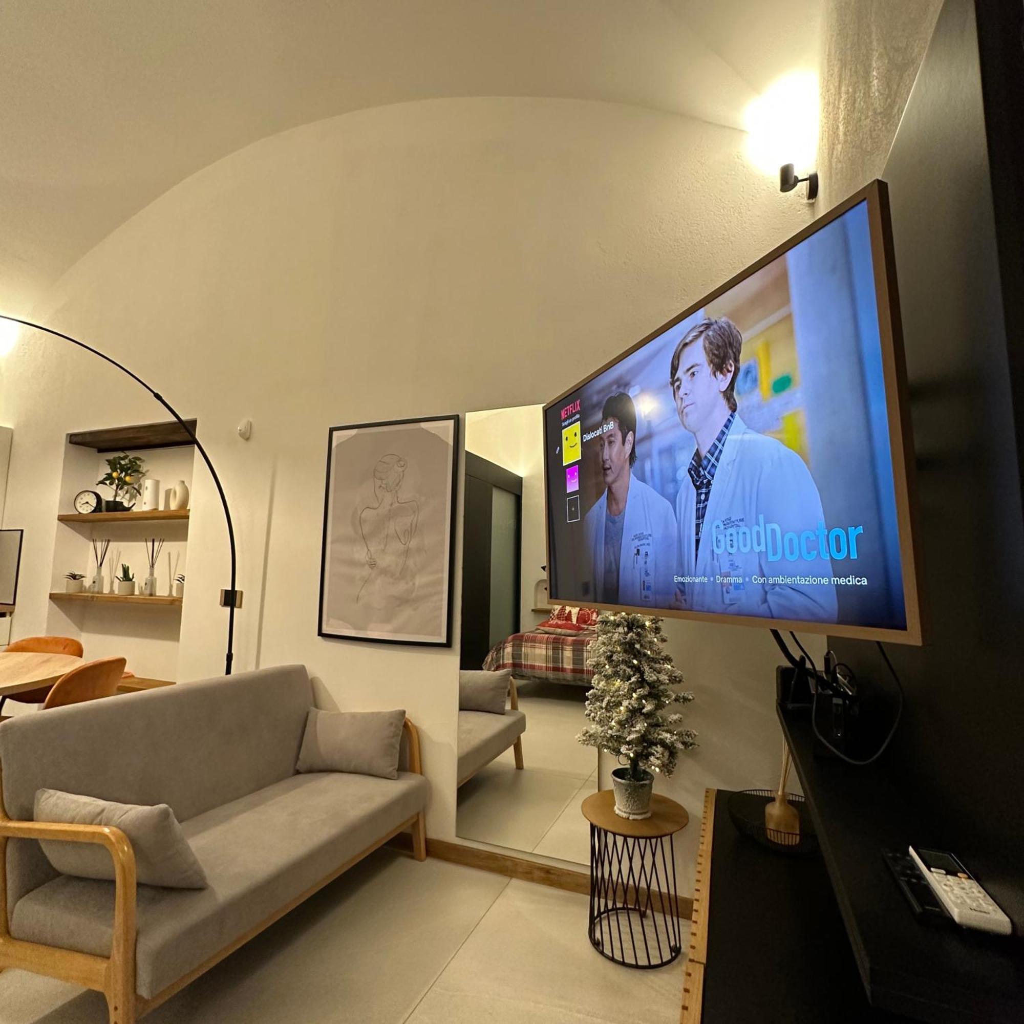 Dislocati Bnb - Jacuzzi Privata - Cucina - Tv60" - Minimal Luxury ماريليانو المظهر الخارجي الصورة